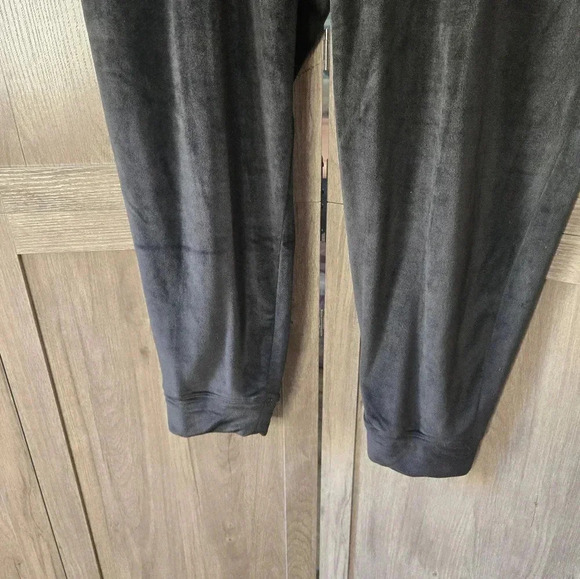 Women velour black casual yoga travel gym joggers - Picture 5 of 12